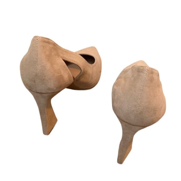 Crown & Ivy Beige Heels size 9 - Picture 5 of 7